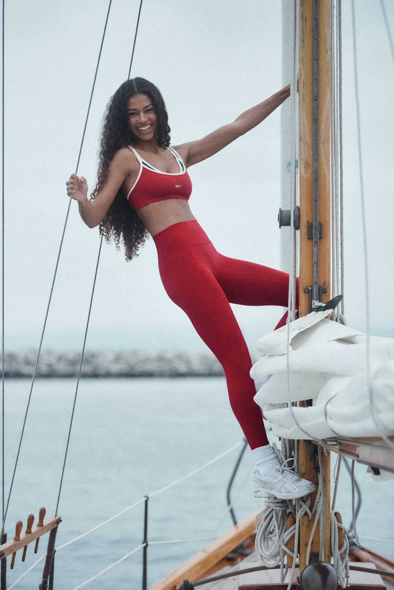 AIRLUXE BREATHE HIGH-RISE LEGGINGS - LADYBUG - Image 2