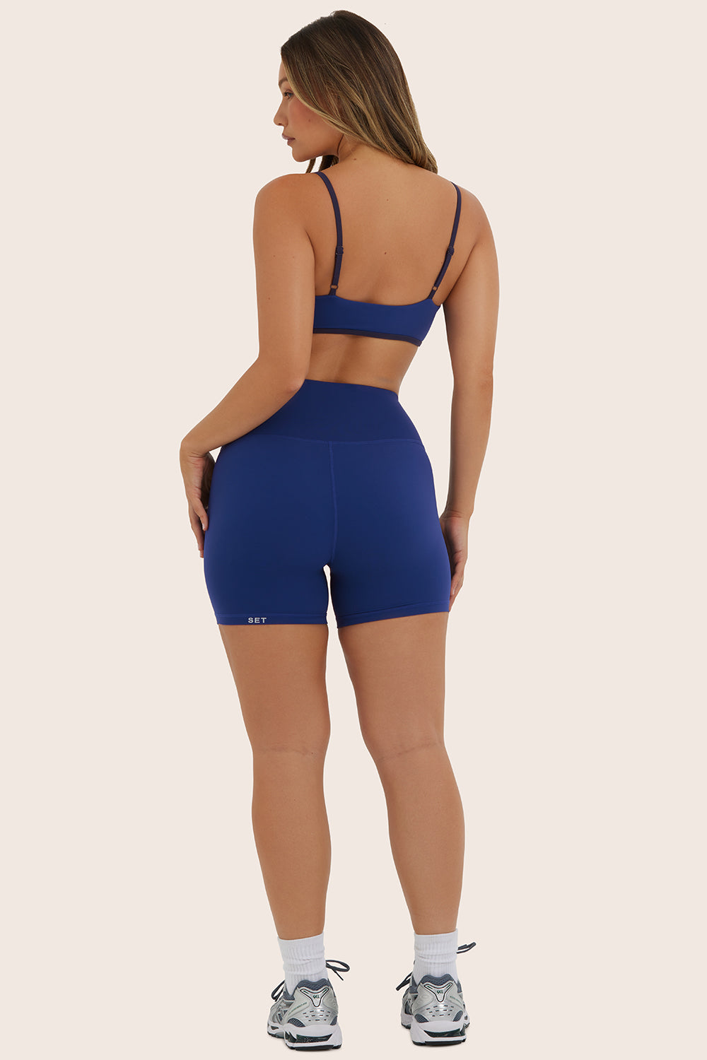 AIRLUXE BREATHE SHORTS - AQUA - Image 2