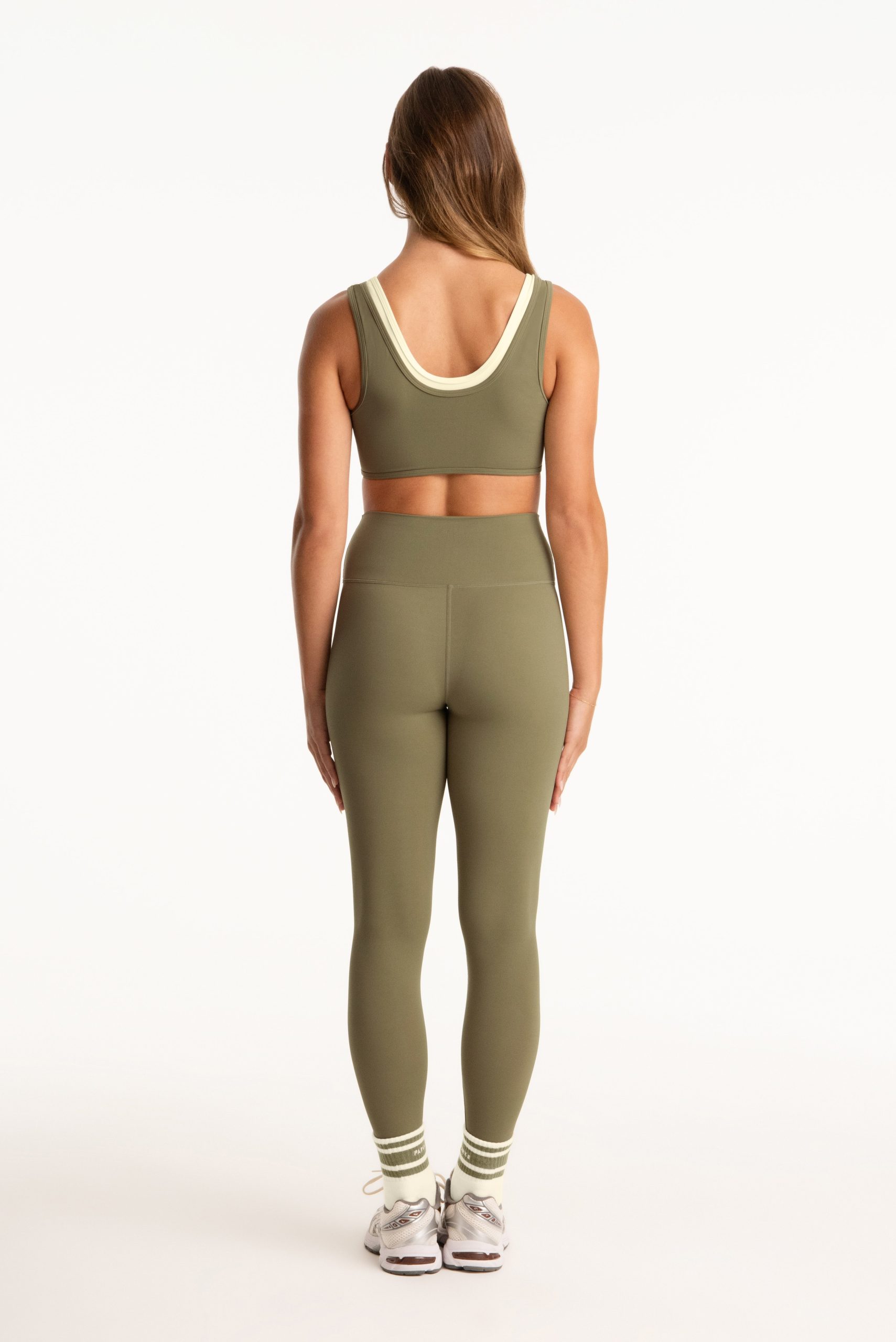 AIRLUXE BREATHE PARKE LAYER SCOOP BRA - BEACHGRASS - Image 5