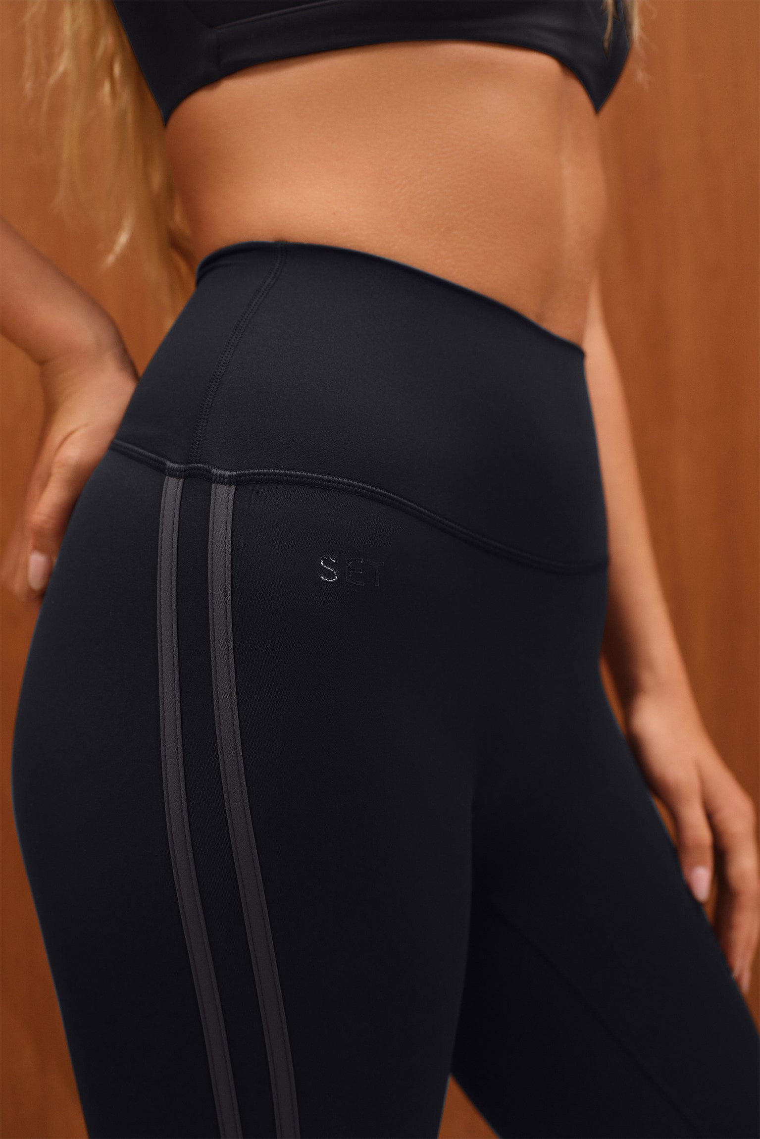 AIRLUXE BREATHE STRIKE LEGGINGS - REC - Image 5