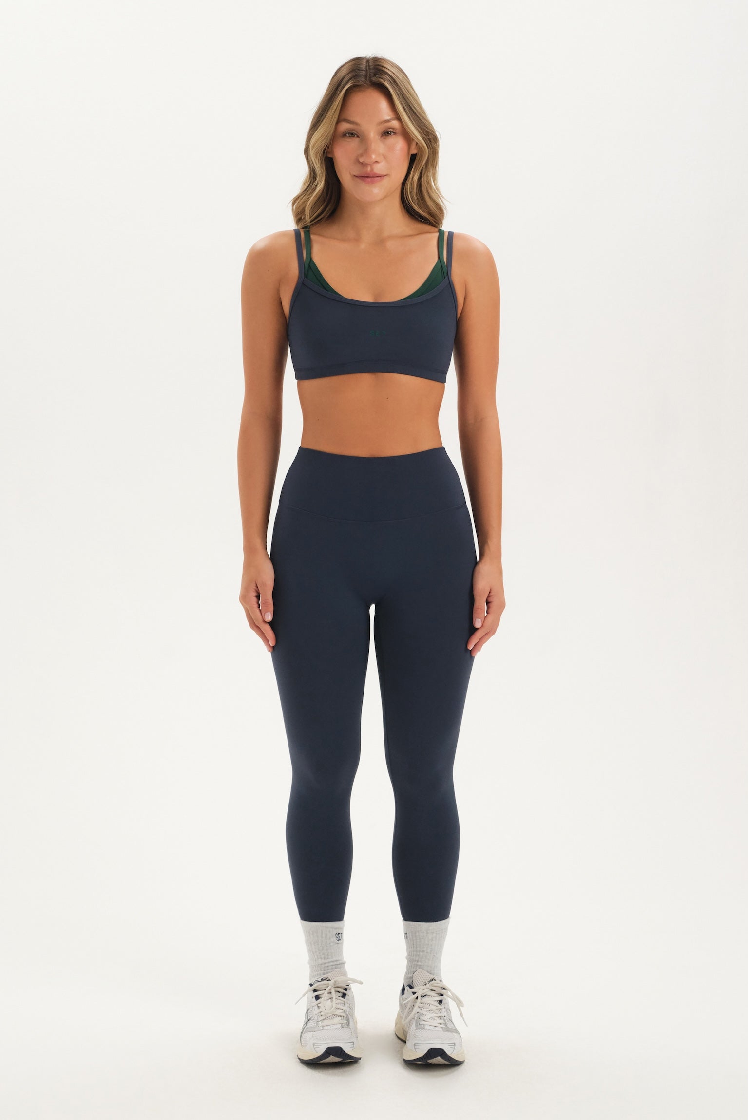 AIRLUXE BREATHE LAYERED MOVE BRA - HOLLY - Image 3